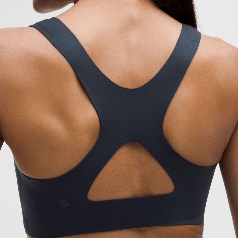 NWT Lululemon Go Further Bra - Picture 3 of 11